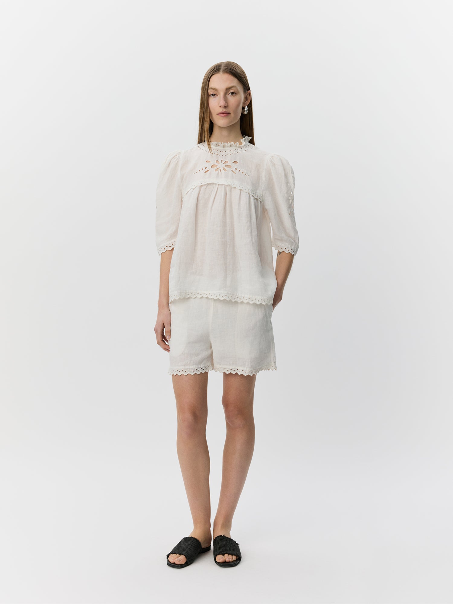 Sofie Schnoor WOMEN ALIXSW SCALLOP EDGE SHORTS Shorts 0159 Cream White