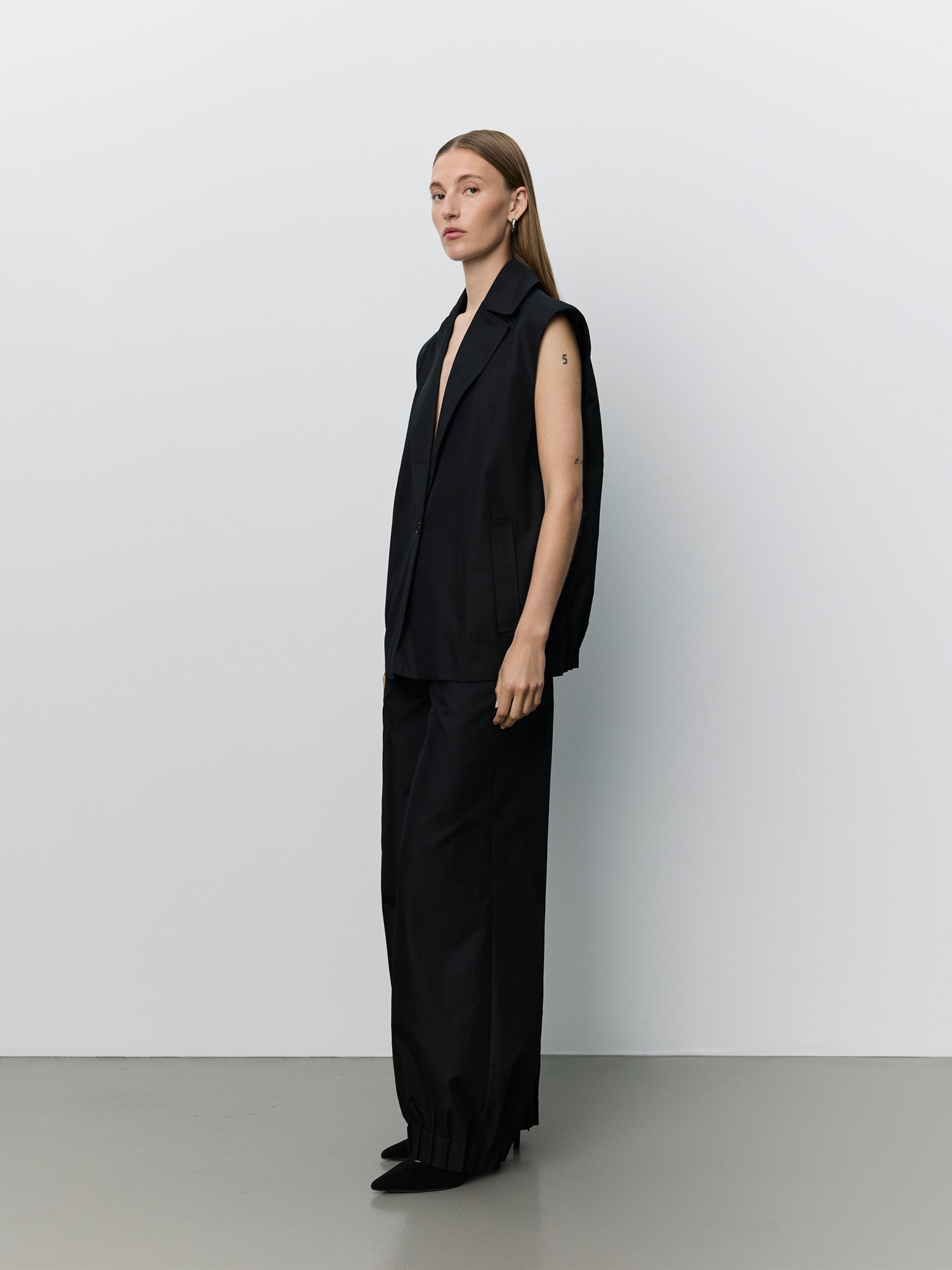 Sofie Schnoor WOMEN LANEASW PLEATED HEM VEST Vest 1000 Black