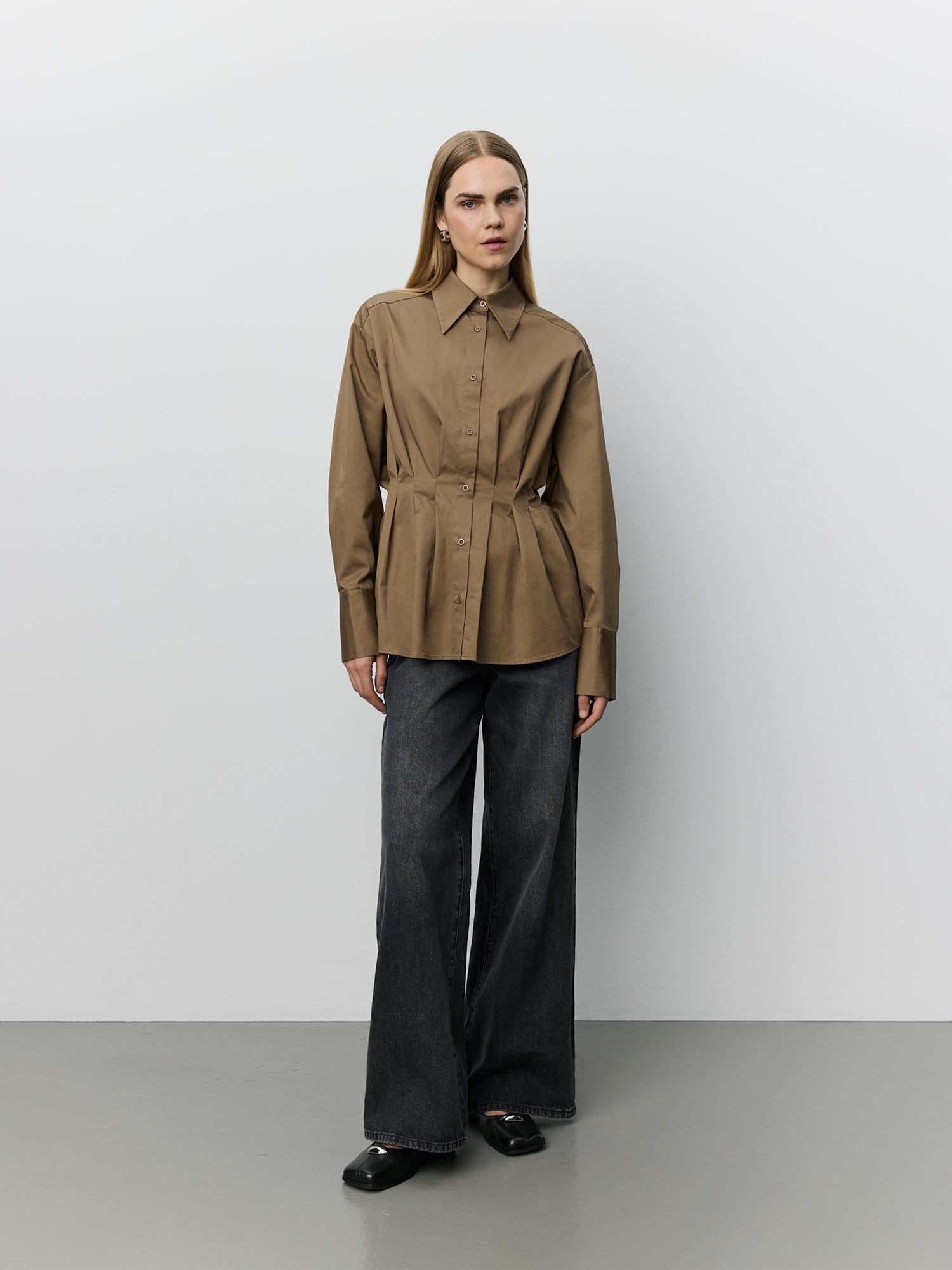 Sofie Schnoor WOMEN MIKRASW FITTED SHIRT WITH PLEATS Shirt 9099 Middle Brown