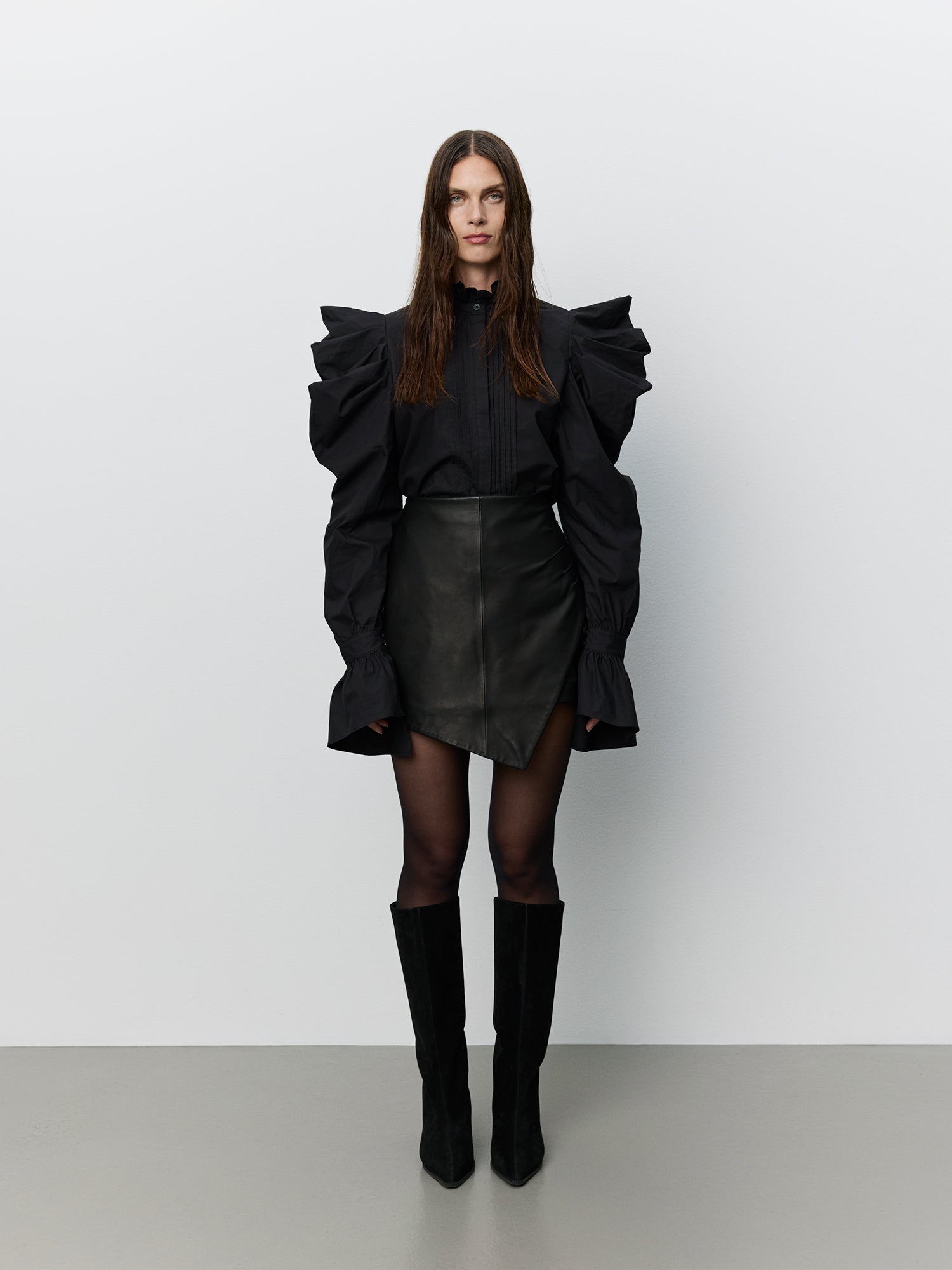 Sofie Schnoor WOMEN ICON 005 - LONASW ASSYMETRIC SKIRT Skirt 1000 Black
