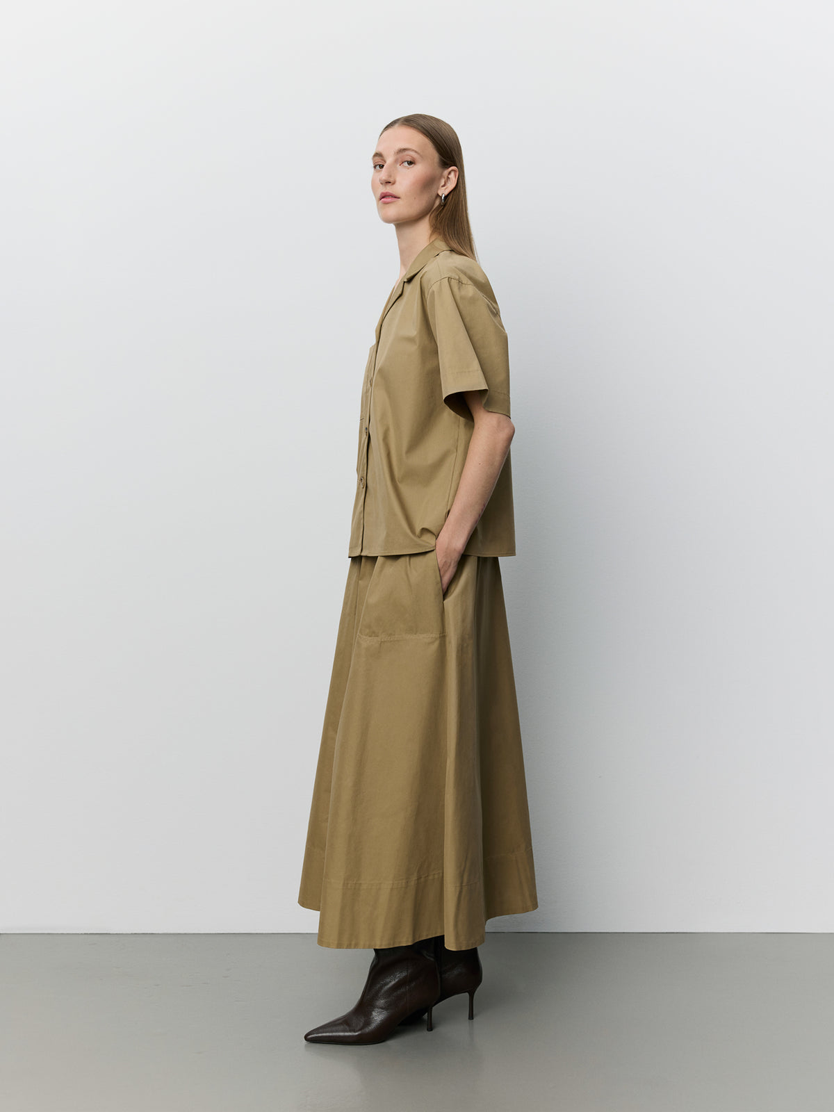 Sofie Schnoor WOMEN JUNEAUSW MIDI SKIRT Skirt 7055 Light brown