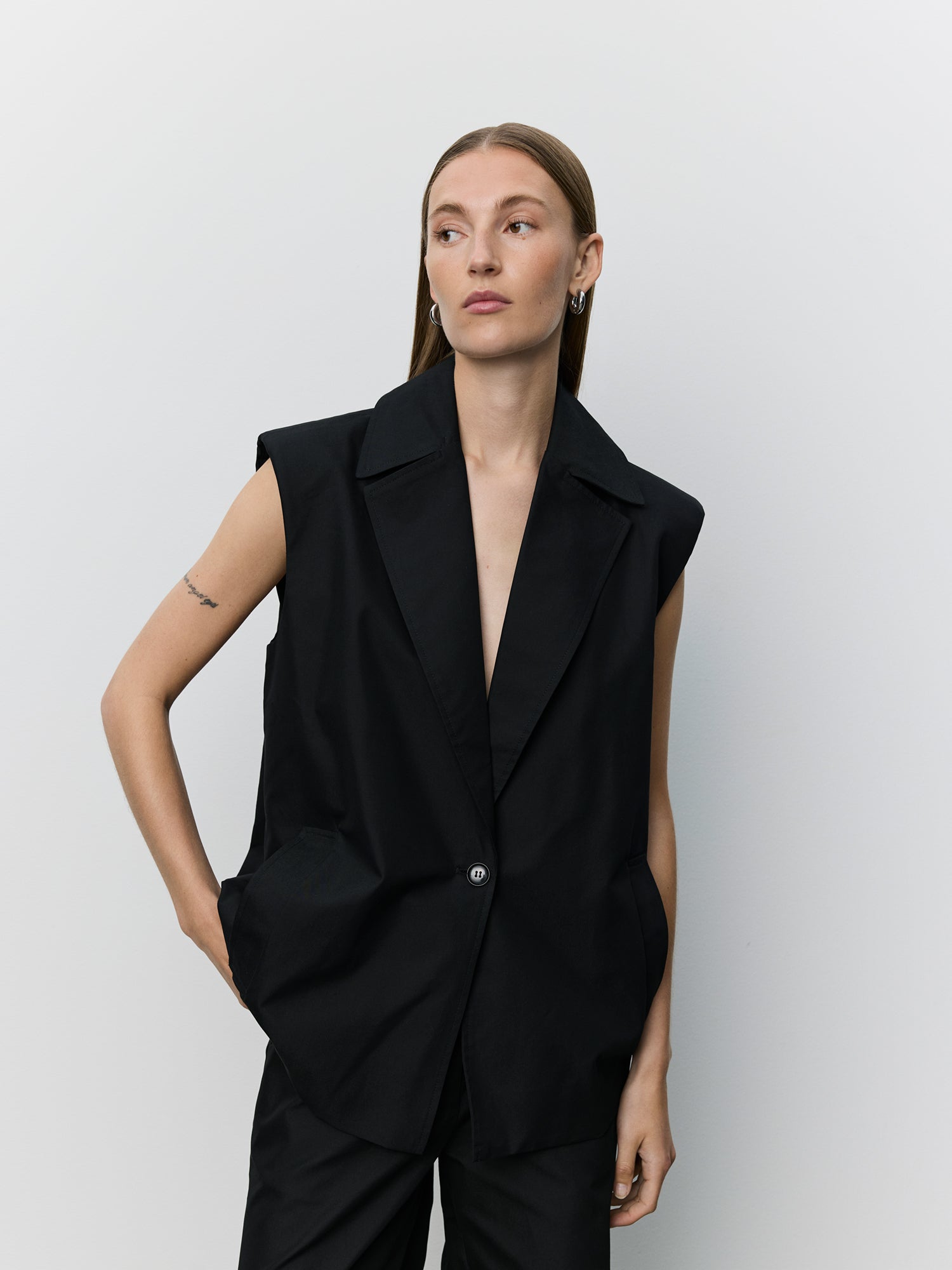 Sofie Schnoor WOMEN LANEASW PLEATED HEM VEST Vest 1000 Black