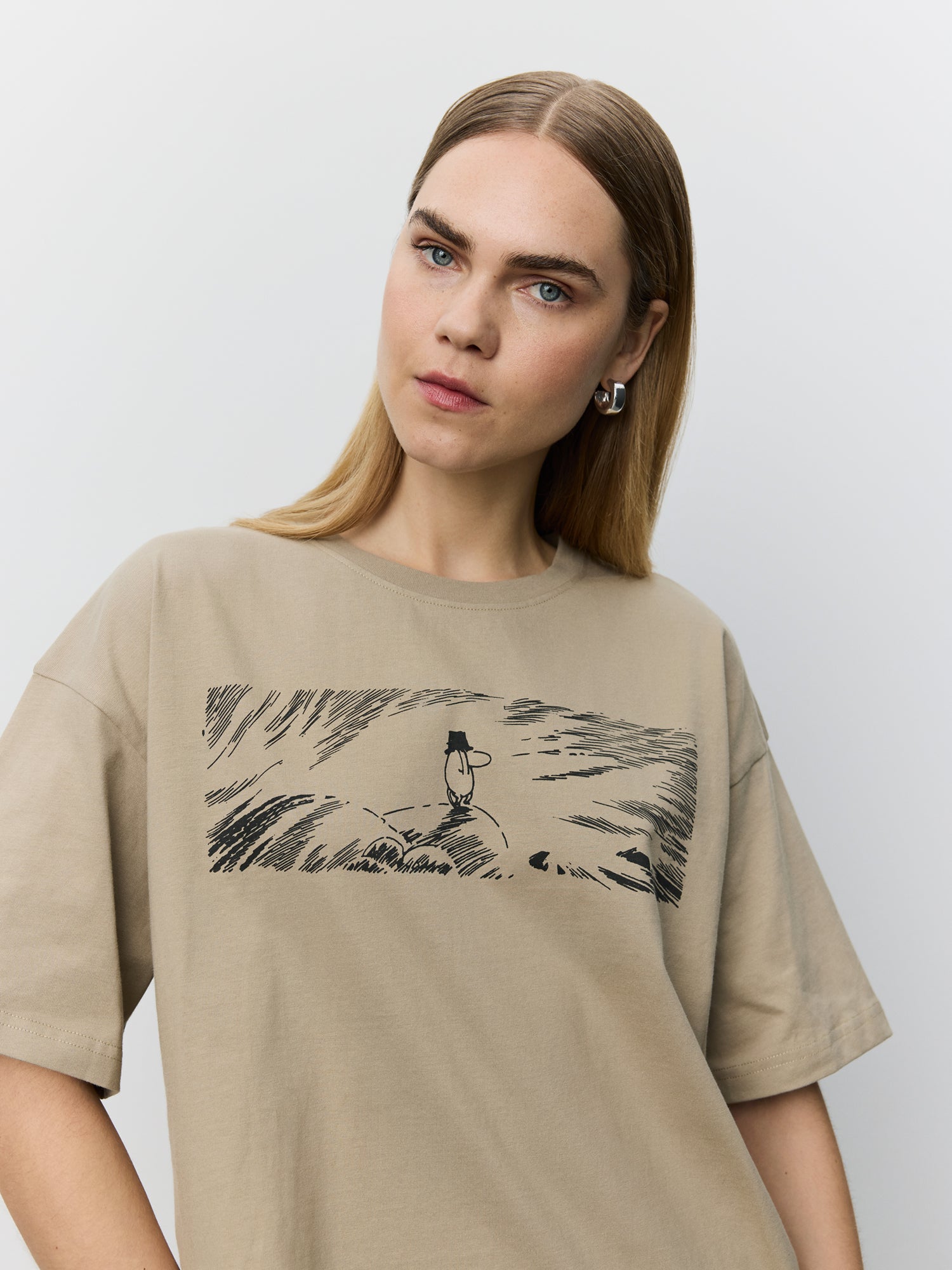 Sofie Schnoor WOMEN VERINASW MOOMIN BOXY T-SHIRT T-shirt 7001 Sand